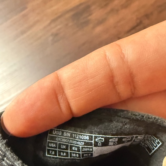 UGG Holzer Waterproof Combat Boot Black Leather - Picture 6 of 6